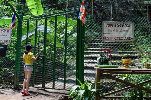 Sau cuộc giải cứu đội bóng nhí Thái Lan, phép màu tiếp diễn