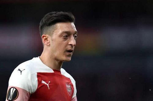 Arsenal bán không xong, mua không nổi