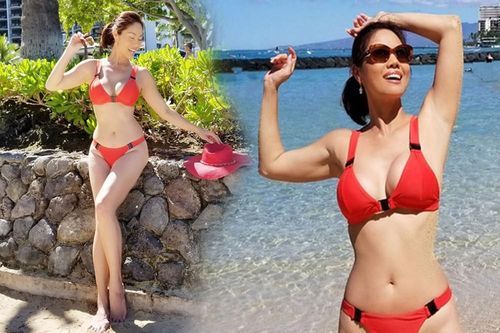 Hồ Lệ Thu gây 'sốt' với ảnh bikini khoe body 'bốc lửa' ở tuổi U50