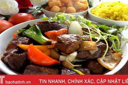 Trổ tài làm cơm bò lúc lắc ngon như ngoài hàng