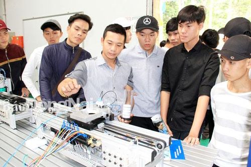 Đánh giá toàn diện tình hình kinh tế - xã hội 6 tháng