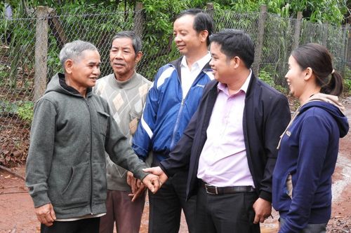 Những gia đình chính sách gương mẫu