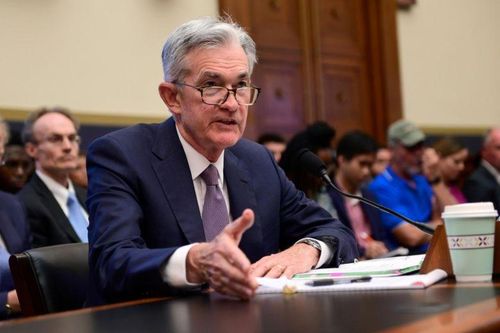 FED kêu gọi Facebook tạm dừng dự án tiền ảo Libra