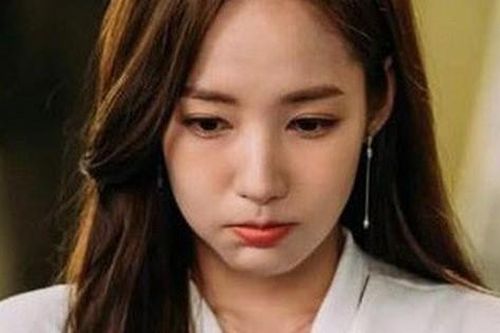 Tháng nào cũng tiêu hết sạch tiền, mẹ chồng mắng tiêu hoang khiến tôi ức chế nói ra sự thật khiến bà lặng thinh