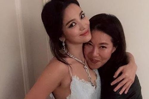 Song Hye Kyo mặc gợi cảm sau khi ly hôn Song Joong Ki