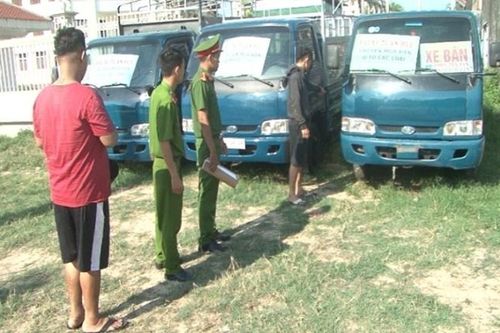 Bắt hai 'siêu trộm' 17 bình ắc quy xe ô-tô
