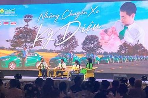 Tập đoàn Mai Linh đón nhận kỷ lục 'Hãng taxi có số lượng ca hộ sinh trên xe nhiều nhất Việt Nam'