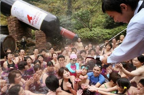 Spa tắm rượu vang độc đáo có một không hai tại Nhật Bản
