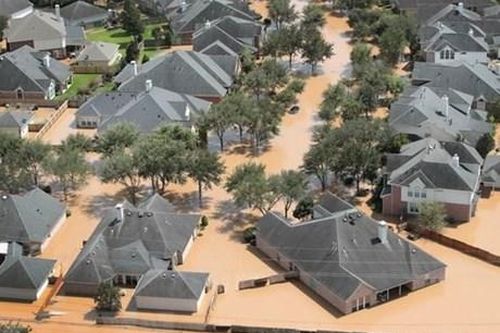 Fed hối thúc các ngân hàng Mỹ xem xét những rủi ro do biến đổi khí hậu