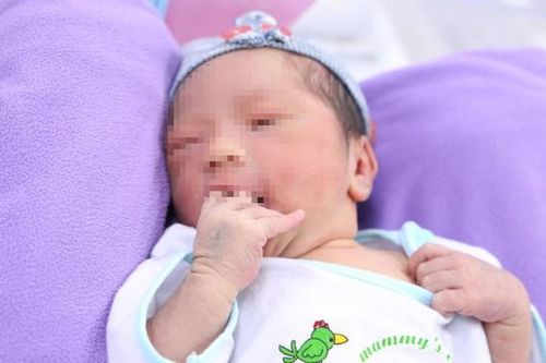 Sinh thành công trường hợp dây rốn thắt nút gây tắc mạch rốn