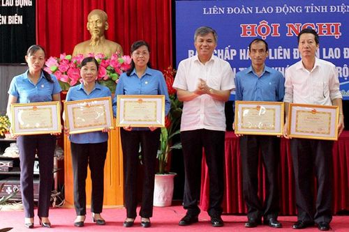 Tăng cường giám sát thực hiện chế độ, chính sách cho người lao động