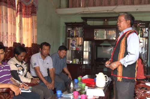 Phát huy vai trò già làng và người có uy tín