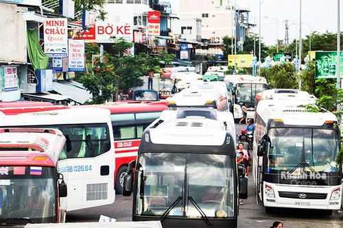 Bí bách bãi đậu xe