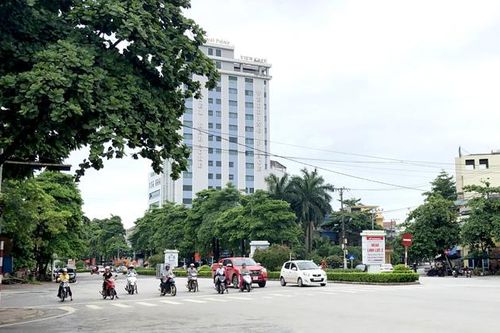 Nhường đường cho người đi bộ: Một nét đẹp văn hóa