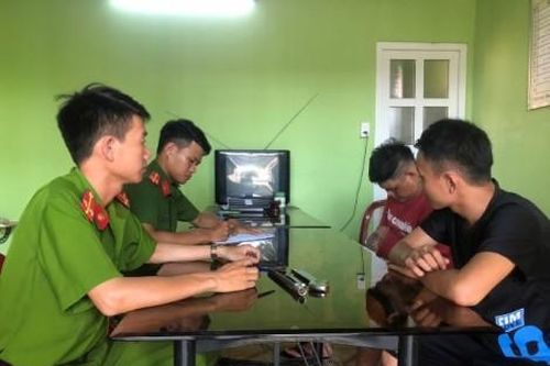 Chính trị - Xã hội Pháp luật - Cuộc sống Bắt 2 'siêu trộm' 17 lần trộm ắc quy xe ô tô