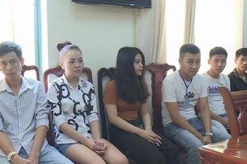 Thuê người đóng giả mẹ đi rước vợ bé về rồi mở 'tiệc' ma túy