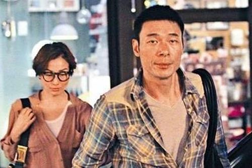 Hứa Chí An bị fan Trịnh Tú Văn mắng chửi khi đến đêm nhạc của vợ