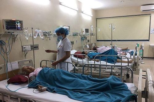 Hơn 70 người nhập viện sau bữa tiệc đám cưới