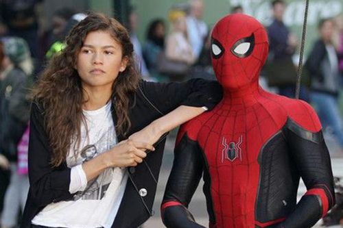 'Bạn gái trên phim' của Tom Holland sợ anh chàng sẽ bị tắt thở trong bộ đồ Spider-Man