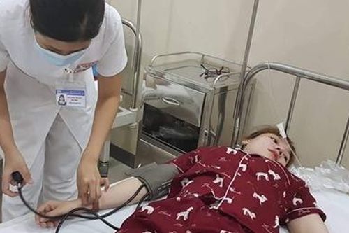 73 người nhập viện sau tiệc đám cưới do ngộ độc thực phẩm