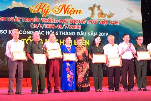 Hơn 3 tỷ đồng giúp hội viên Hội Cựu thanh niên xung phong khó khăn