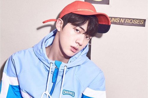 Hài hước chuyện Jin luôn bị 'lạc loài' mỗi khi đi với BTS