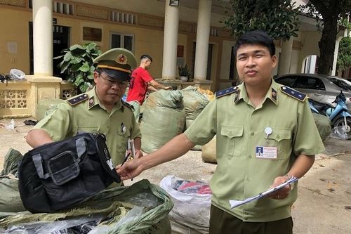 Lạng Sơn: Thu giữ gần 600 túi xách có dấu hiệu giả mạo nhãn hiệu nổi tiếng