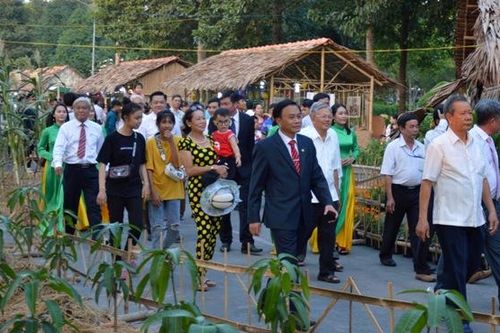 Khoảng hơn 600.000 lượt khách đến với Tuần lễ Văn hóa Du lịch Đồng Tháp năm 2019