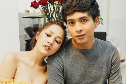 Bảo Anh và Hồ Quang Hiếu đi giày đôi, cùng du lịch Đà Nẵng?