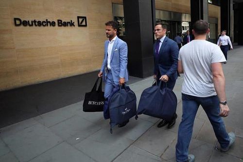 Deutsche Bank và sự kiêu ngạo xấu xí đằng sau vụ đuổi 18.000 nhân viên