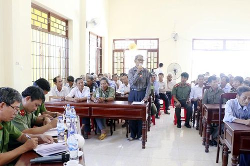Phát huy dân chủ và lắng nghe nhân dân để hoàn thiện mình