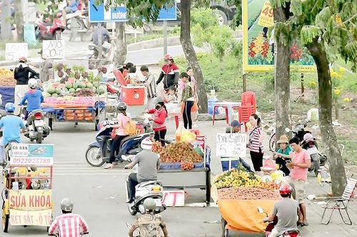 Vấn nạn tái lấn chiếm lòng đường, vỉa hè