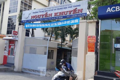 Thủ khoa, tam khoa khối B là đôi bạn rất thân