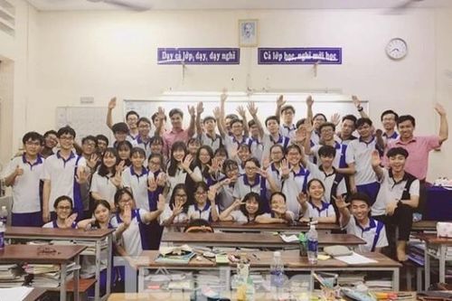 Một lớp có điểm xét tuyển ĐH từ 23 điểm trở lên, 16 em trên 27