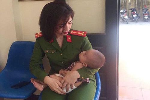 Bố bế con gái 7 tháng tuổi định nhảy cầu Nhật Tân tự tử