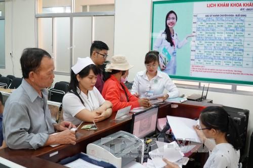 Bộ trưởng Bộ Y tế kiểm tra các trạm y tế điểm ở Hà Tĩnh