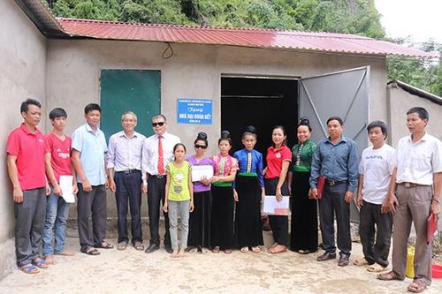 Thuận Châu: Bàn giao nhà 'Đại đoàn kết' cho người khiếm thị