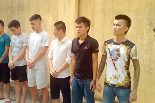 Nhóm côn đồ chuyên 'bảo kê', cưỡng đoạt tài sản của lái xe và thương lái