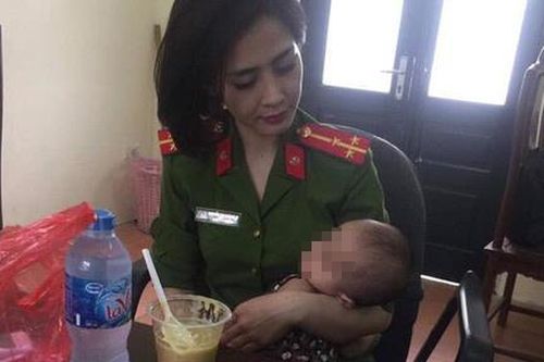 Cứu người đàn ông ôm con gái 7 tháng tuổi định nhảy cầu Nhật Tân