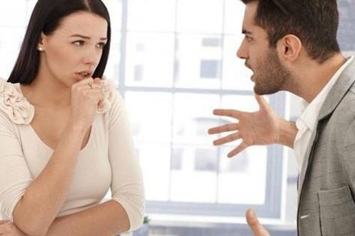 Phụ nữ dại mồm dại miệng, chồng yêu đến mấy cũng có lúc bị 'ăn đấm'