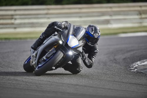 Yamaha YZF-R1 2020 chính thức lộ diện, giống hệt R6