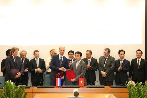 Hà Nội ký 2 bản ghi nhớ hợp tác về khởi nghiệp, bảo tồn di sản với vùng Ile de France