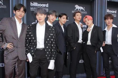 ARMY Hàn đang không hài lòng trước thông báo 'tuyển fan' của BTS