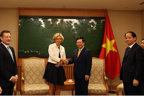 Phó Thủ tướng Phạm Bình Minh tiếp Chủ tịch Vùng Ile-de-France