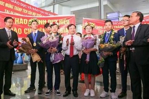 Đoàn Olympic Vật lý quốc tế Việt Nam xếp thứ 4 chung cuộc