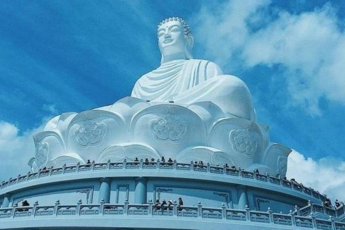Chiêm ngưỡng tượng Phật ngồi cao nhất Đông Nam Á tại Bình Định