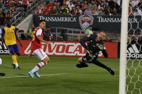 Tân binh ghi bàn, Arsenal đại thắng trên đất Mỹ