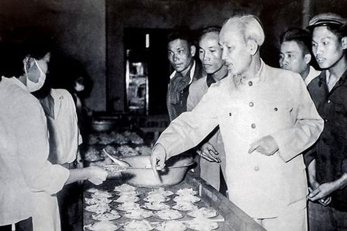 Xây dựng ý thức tôn trọng nhân dân, phát huy dân chủ, chăm lo đời sống nhân dân trong giai đoạn hiện nay