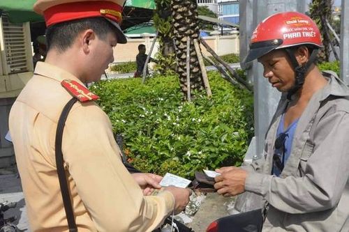 Ngày đầu tiên ra quân triển khai đợt cao điểm đảm bảo ATGT ở Quảng Ninh
