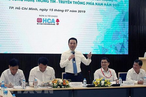 Bộ trưởng Bộ TT&TT Nguyễn Mạnh Hùng: chuyển đổi số không cần nhiều cơ sở vật chất bởi cái chính là sự thay đổi tư duy